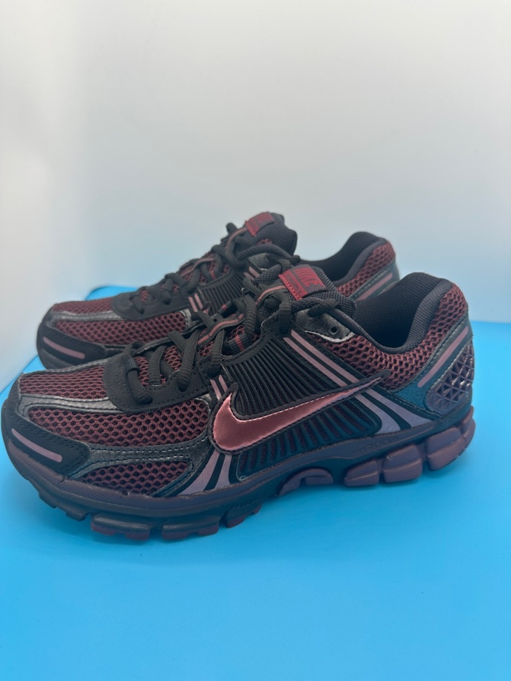 NEW! Zoom Vomero 5 Men’s size 8.5 Brand new NO box!